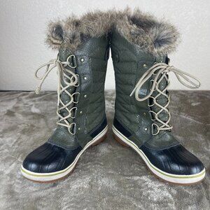 Sorel Green‎ and Black Snow Boots